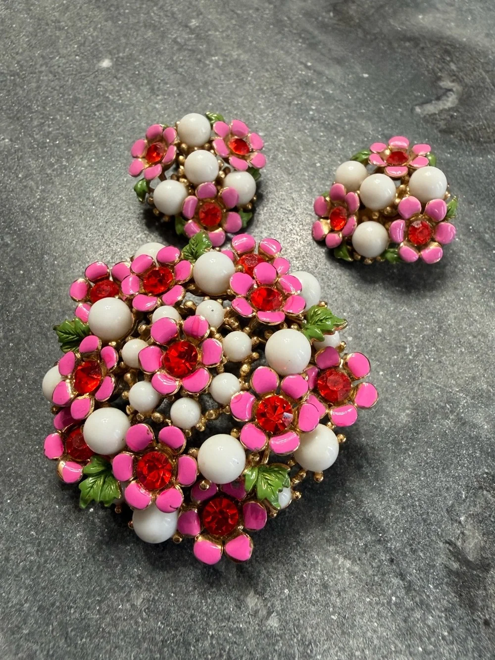 Vintage Pink Flower Power Beaded Brooch Rhinestone Clip On Earrings Set